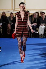 ロココとマサイ族を融合させた、スポーティでゴージャスな女性たち-タクーン（THAKOON）の2011-12年秋冬コレクション｜写真33