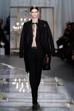 ヴィクトリア時代の華やかさの中に垣間見える荒々しさ‐ジェイソン ウー(JASON WU)の2011-12年秋冬コレクション｜写真13