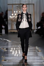 ヴィクトリア時代の華やかさの中に垣間見える荒々しさ‐ジェイソン ウー(JASON WU)の2011-12年秋冬コレクション｜写真18