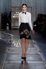 ヴィクトリア時代の華やかさの中に垣間見える荒々しさ‐ジェイソン ウー(JASON WU)の2011-12年秋冬コレクション｜写真19