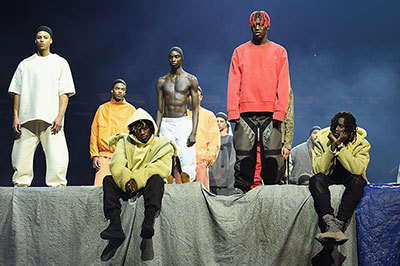 YEEZY SEASON6 ショルダーバッグ イージーシーズン　カニエウエスト YEEZY Season 6 Crossbody and Gym Bag Black Taupe | Hypebae