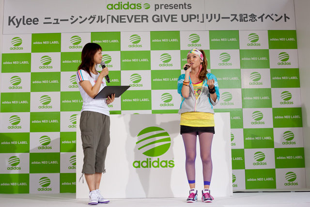 現役女子高生シンガー カイリー(Kylee)がアディダスのショーに登場｜写真18