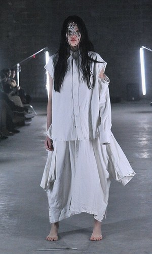 イクミ(IKUMI) 2016-17年秋冬 ウィメンズ&メンズコレクション  - 写真15