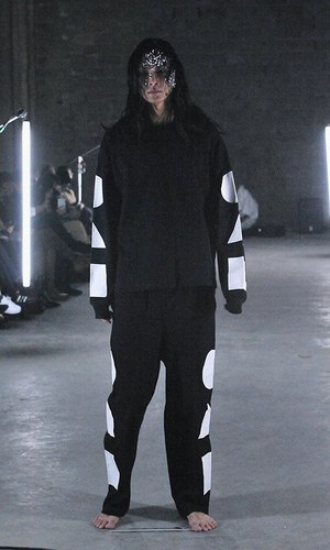 イクミ(IKUMI) 2016-17年秋冬 ウィメンズ&メンズコレクション  - 写真26