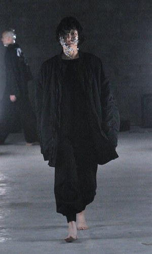 イクミ(IKUMI) 2016-17年秋冬 ウィメンズ&メンズコレクション  - 写真31