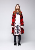 ホワイトマウンテニアリング 2016-17年秋冬ウィメンズコレクション - カジュアルにフェミニンさを｜写真1