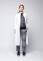 ホワイトマウンテニアリング 2016-17年秋冬ウィメンズコレクション - カジュアルにフェミニンさを｜写真10