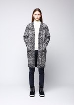 ホワイトマウンテニアリング 2016-17年秋冬ウィメンズコレクション - カジュアルにフェミニンさを｜写真12