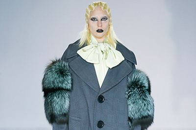 ビックシルエット｜マーク ジェイコブス 2016-17年秋冬コレクション -貴族の品格を継承した現代の女王