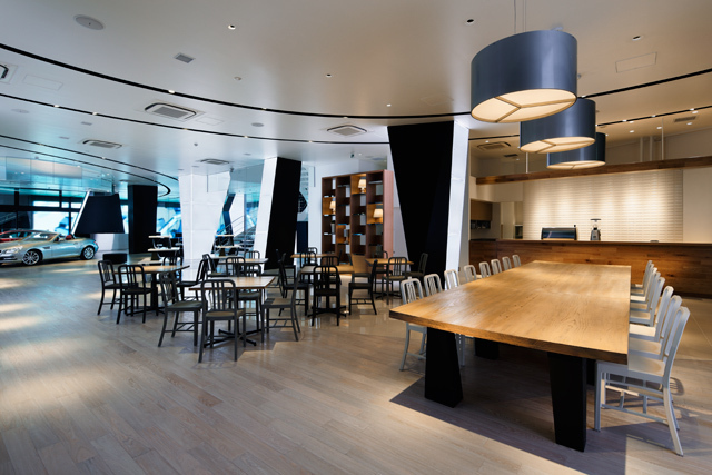 カフェやレストランを備えたメルセデス・ベンツのブランド発信拠点「メルセデス・ベンツ コネクション」がオープン | 写真