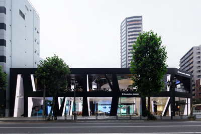 カフェやレストランを備えたメルセデス・ベンツのブランド発信拠点「メルセデス・ベンツ コネクション」がオープン