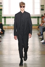 フレッシュなスーツスタイルで新しい世界へ旅に - クリスヴァンアッシュ 2012年春夏メンズコレクション｜写真26