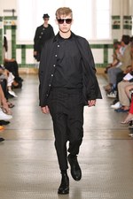フレッシュなスーツスタイルで新しい世界へ旅に - クリスヴァンアッシュ 2012年春夏メンズコレクション｜写真27