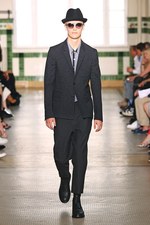 フレッシュなスーツスタイルで新しい世界へ旅に - クリスヴァンアッシュ 2012年春夏メンズコレクション｜写真34