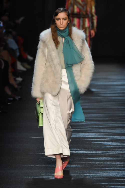 ブルマリン(Blumarine) 2016-17年秋冬 ウィメンズコレクション シルエット - 写真3