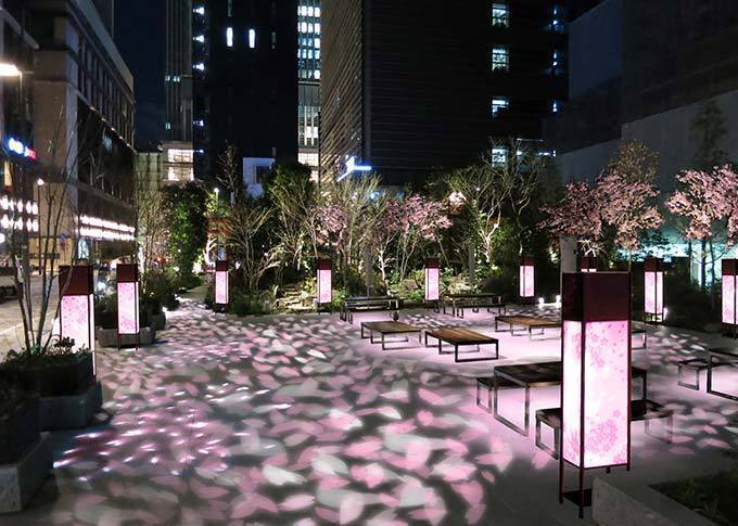 「日本橋 桜フェスティバル」一帯を桜色の光が包む”桜ライトアップ”&限定メニューが揃う屋台も｜写真9