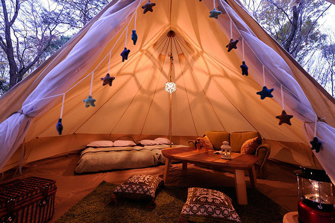 「森と星空のキャンプヴィレッジ」栃木に登場、ホテルのようなテントで過ごす新しいアウトドア | 写真