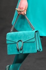 グッチ 2016-17年秋冬コレクション - 豊かな感性で築き上げる折衷主義｜写真23