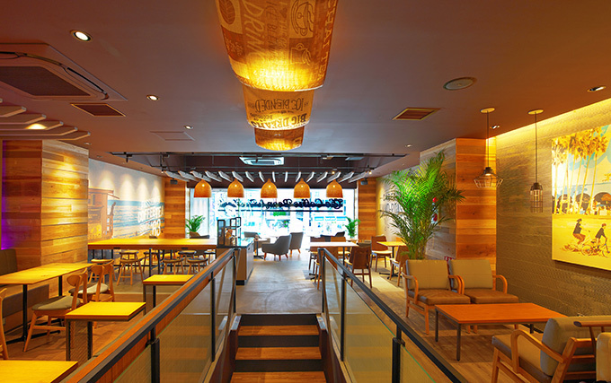 LA発カフェ「コーヒービーン＆ティーリーフ」東京・南青山に新たな旗艦店オープン | 写真