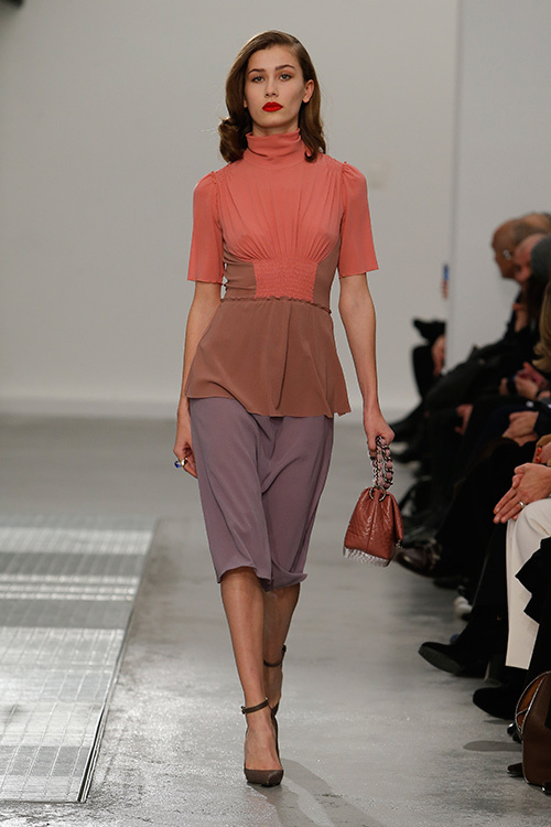 アニオナ(AGNONA) 2016-17年秋冬 ウィメンズコレクション 