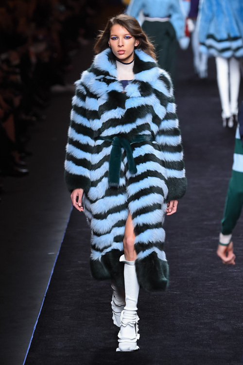 フェンディ(FENDI) 2016-17年秋冬 ウィメンズコレクション  - 写真25