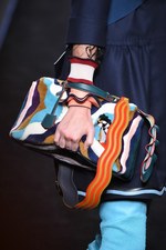 フェンディ 2016-17年秋冬ウィメンズコレクション - 自由きままに漂う波に心躍らせて｜写真2