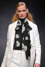 アンテプリマ 2016-17年秋冬コレクション - 美しい薔薇は強さを秘めている｜写真2