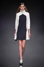 アンテプリマ 2016-17年秋冬コレクション - 美しい薔薇は強さを秘めている｜写真3