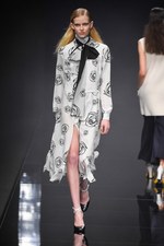 アンテプリマ 2016-17年秋冬コレクション - 美しい薔薇は強さを秘めている｜写真5