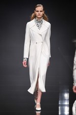 アンテプリマ 2016-17年秋冬コレクション - 美しい薔薇は強さを秘めている｜写真7