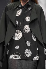 アンテプリマ 2016-17年秋冬コレクション - 美しい薔薇は強さを秘めている｜写真9