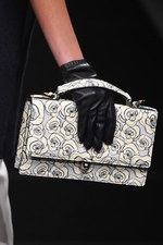 アンテプリマ 2016-17年秋冬コレクション - 美しい薔薇は強さを秘めている｜写真13