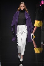 アンテプリマ 2016-17年秋冬コレクション - 美しい薔薇は強さを秘めている｜写真20