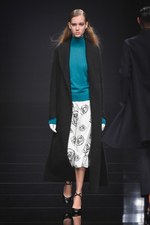 アンテプリマ 2016-17年秋冬コレクション - 美しい薔薇は強さを秘めている｜写真33