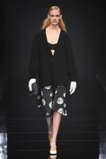 アンテプリマ 2016-17年秋冬コレクション - 美しい薔薇は強さを秘めている｜写真36