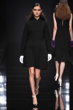 アンテプリマ 2016-17年秋冬コレクション - 美しい薔薇は強さを秘めている｜写真50