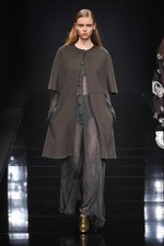 アンテプリマ 2016-17年秋冬コレクション - 美しい薔薇は強さを秘めている｜写真53