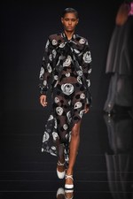 アンテプリマ 2016-17年秋冬コレクション - 美しい薔薇は強さを秘めている｜写真56