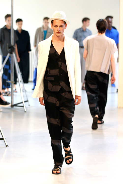 イッセイ ミヤケ メン(ISSEY MIYAKE MEN) 2012年春夏メンズコレクション  - 写真4