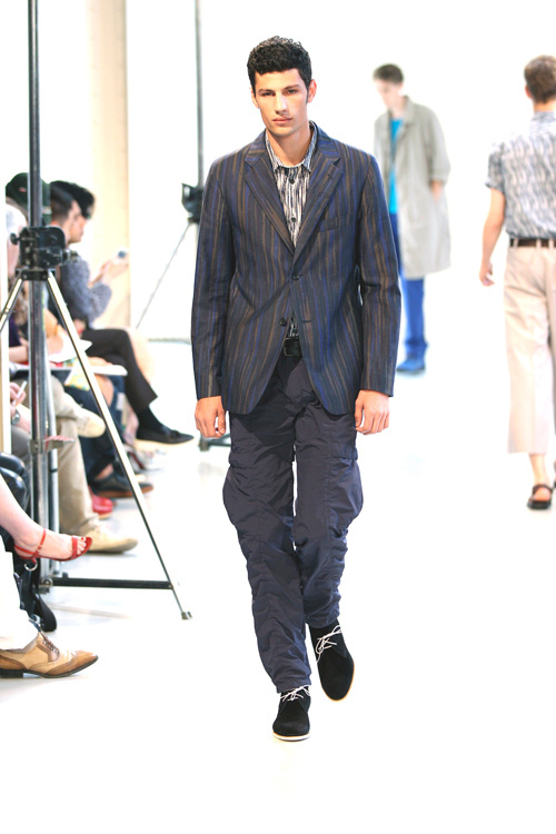 イッセイ ミヤケ メン(ISSEY MIYAKE MEN) から2012年春夏のコレクションブックが登場 | 写真
