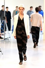 イッセイ ミヤケ メン(ISSEY MIYAKE MEN)2012春夏コレクション｜写真4