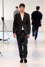 イッセイ ミヤケ メン(ISSEY MIYAKE MEN)2012春夏コレクション｜写真15