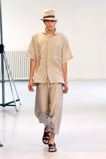 イッセイ ミヤケ メン(ISSEY MIYAKE MEN)2012春夏コレクション｜写真22