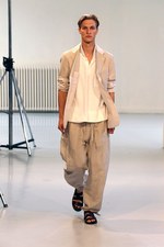 イッセイ ミヤケ メン(ISSEY MIYAKE MEN)2012春夏コレクション｜写真24