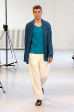 イッセイ ミヤケ メン(ISSEY MIYAKE MEN)2012春夏コレクション｜写真26