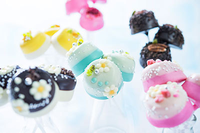 ロリポップキャンディー｜ホワイトデーに向けたロリポップ風スイーツ「ブリリアント・ポップ」宝石のような見た目に注目