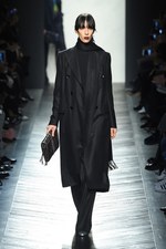 ボッテガ・ヴェネタ 2016-17年秋冬ウィメンズコレクション - 秘めることで生まれる美｜写真1