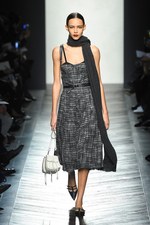 ボッテガ・ヴェネタ 2016-17年秋冬ウィメンズコレクション - 秘めることで生まれる美｜写真50