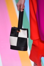 サルヴァトーレ フェラガモ 2016年秋冬ウィメンズコレクション - 色彩を弾ませポップに遊んで｜写真4