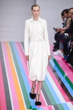 サルヴァトーレ フェラガモ 2016年秋冬ウィメンズコレクション - 色彩を弾ませポップに遊んで｜写真5